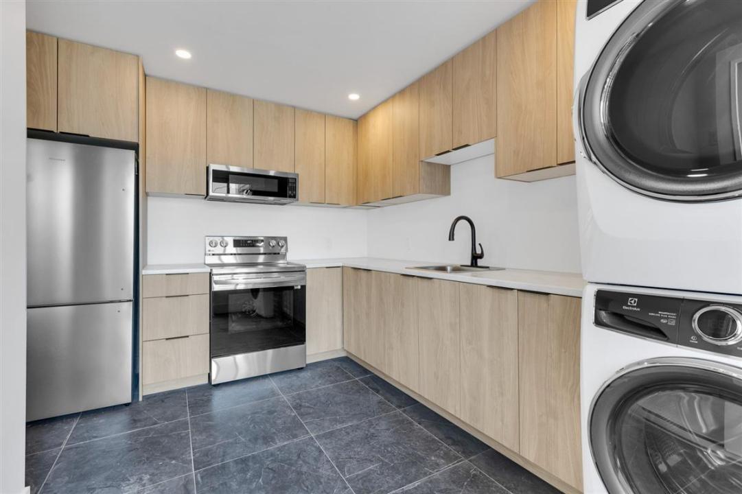 8589  Rue Clark, Montréal (Villeray/Saint-Michel/Parc-Extension), Quebec H2P 2N8, Canada