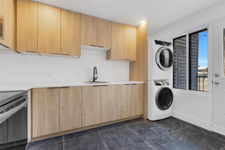 8589  Rue Clark, Montréal (Villeray/Saint-Michel/Parc-Extension), Quebec H2P 2N8, Canada