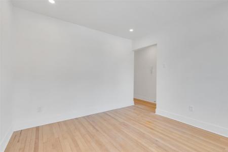 8589  Rue Clark, Montréal (Villeray/Saint-Michel/Parc-Extension), Quebec H2P 2N8, Canada