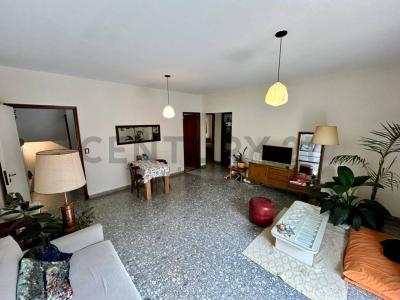 Emilio Lamarca 3186, Villa Del Parque, Capital Federal 1417, Argentine