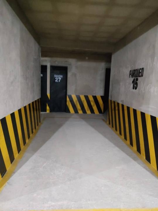 Av. Busch N°1136 Torre Hugo, piso 10 depto. 10B , Miraflores, La Paz 00001, ボリビア