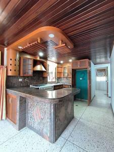 PRINCIPAL PARQUE RESIDENCIAL LAS COLINAS, Barcelona, Anzoategui 6016, Venezuela