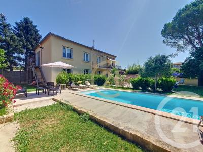 Uzes, Languedoc-Roussillon 30700, France