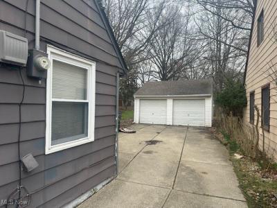 25591 Chatworth Drive, Euclid, Ohio 44117, États-Unis
