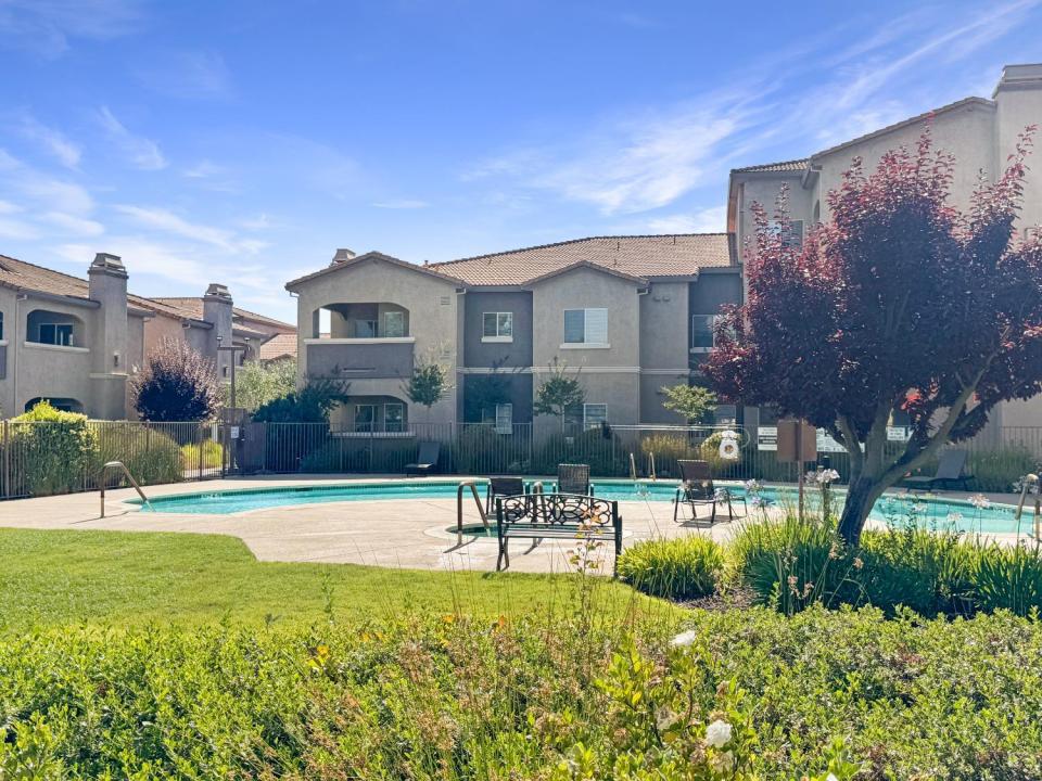 10001 Woodcreek Oaks Boulevard 413, Roseville, Kalifornia 95747, USA