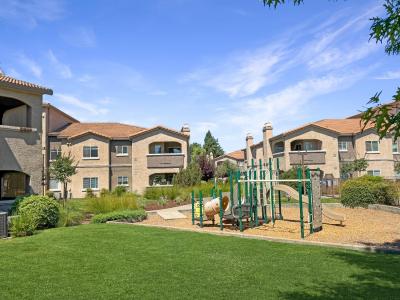 10001 Woodcreek Oaks Boulevard 413, Roseville, Kalifornia 95747, USA