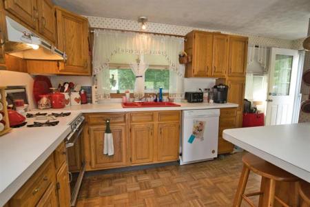 6 Charlton Circle, Nashua, New Hampshire 03060