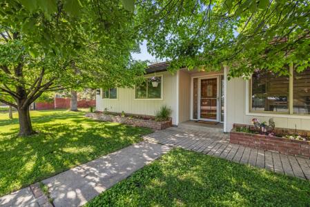 1375 PINE GROVE ROAD, Klamath Falls, Oregon 97603, USA