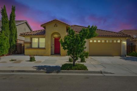 1254 Steinbeck Drive, Hollister, California 95023, USA