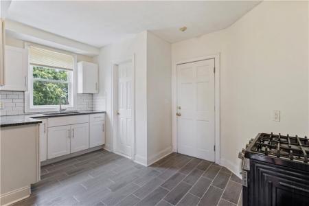 11 Roosevelt , 3R, North Providence, Rhode Island 02904