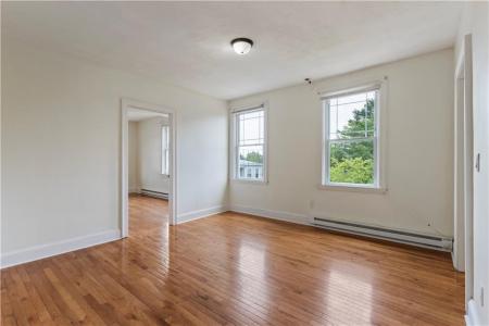 11 Roosevelt , 3R, North Providence, Rhode Island 02904