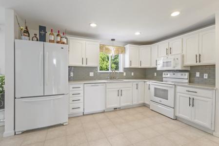 6 Fleuette Drive, Bellingham, Massachusetts 02019