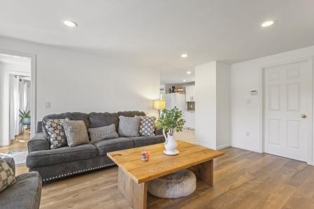 6 Fleuette Drive, Bellingham, Massachusetts 02019, USA