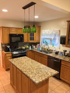 423 Hull Court, Waukegan, إلينوي 60085, الولايات المتحدة