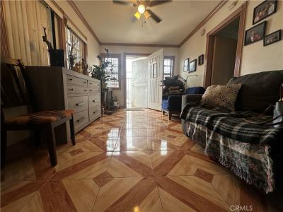 315 W 63rd Place, Los Angeles, קליפורניה 90003, ארצות הברית של אמריקה 