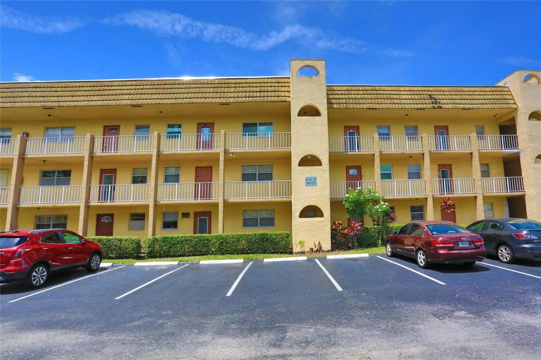 8225 Sunrise Lakes Blvd #305, Sunrise, Flórida 33322, Estados Unidos
