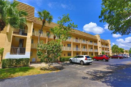 8225 Sunrise Lakes Blvd #305, Sunrise, Flórida 33322, Estados Unidos