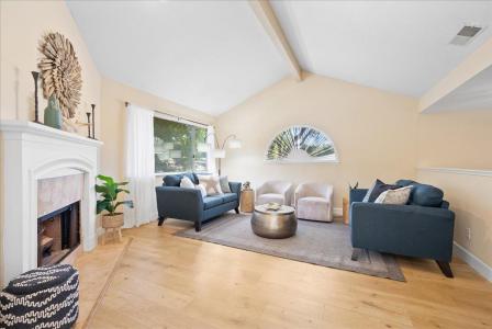 115 Valley Oak Drive, Roseville, קליפורניה 95678, ארצות הברית של אמריקה 