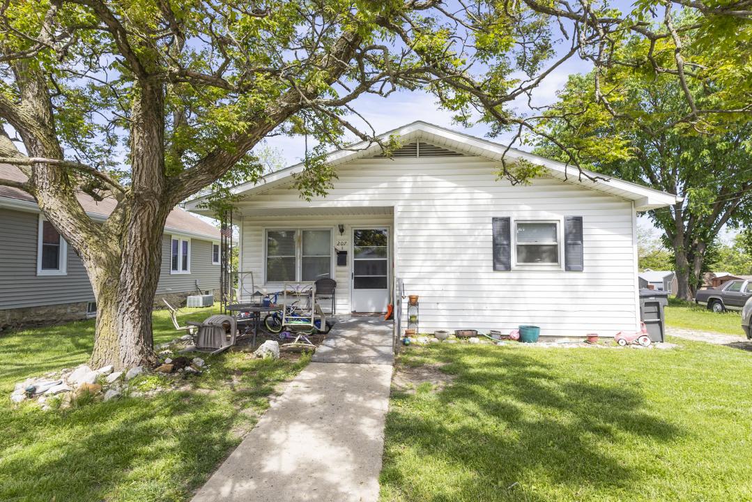 207 E Elm, Huntsville, Missouri 65259