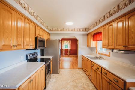 8059 36th Street, Jamestown, North Dakota 58401