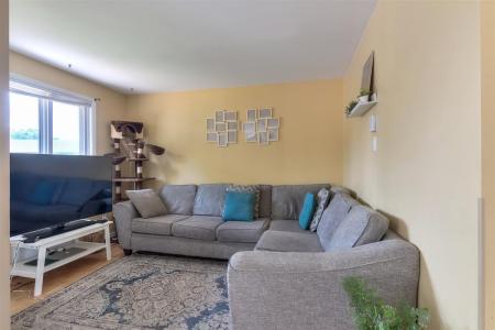 5950 Tsse Beauséjour, Longueuil (Saint-Hubert), Quebec J3Y 6C2, Kanada