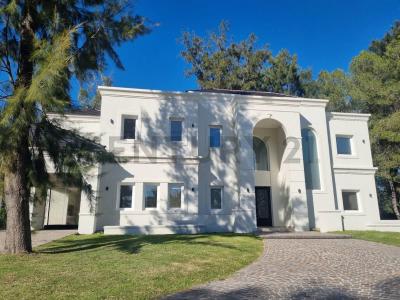 country club Saint Thomas Oeste 381, Esteban Echeverría, GBA Sur 1842, Аргентина