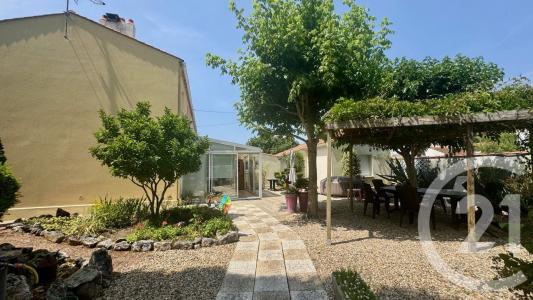 Saintes, Poitou-Charentes 17100, France