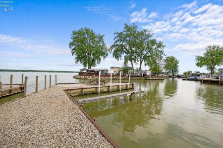 2089 Willow Cove, Marblehead, Ohio 43440, USA