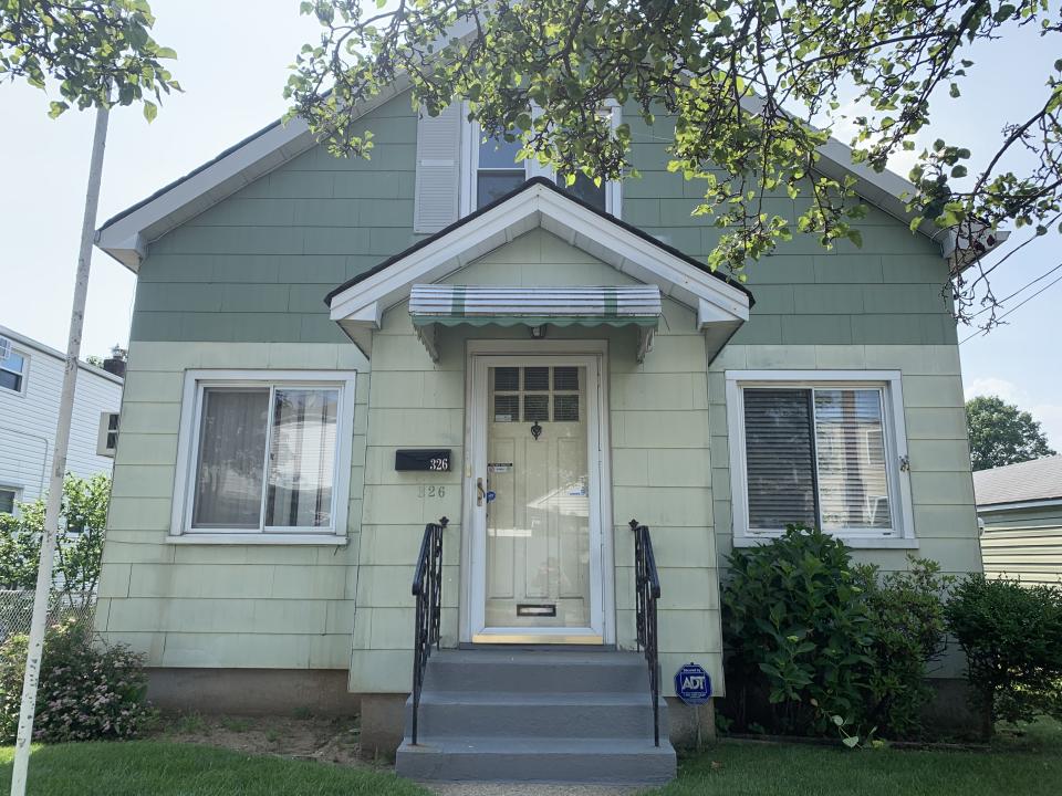 326 Oakley Avenue, Elmont, Nova Iorque 11003, Estados Unidos