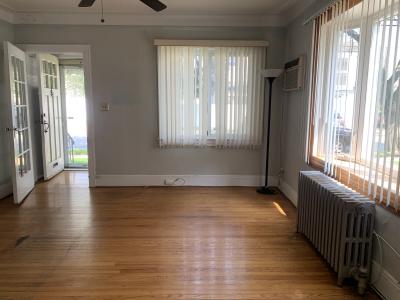 326 Oakley Avenue, Elmont, Nova Iorque 11003, Estados Unidos
