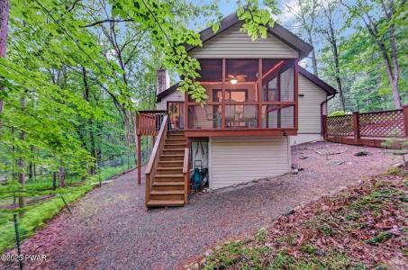 151 Manchester Drive, Bushkill, Pennsylvania 18324, Amerika Birleşik Devletleri