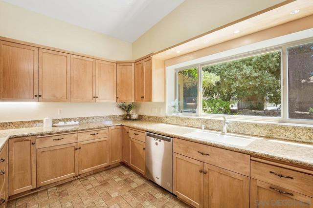 1353 Roxanne Dr, El Cajon, 加利福尼亚州 92021, 美国
