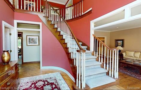 29918 Kenloch Drive, Farmington Hills, Michigan 48331, USA