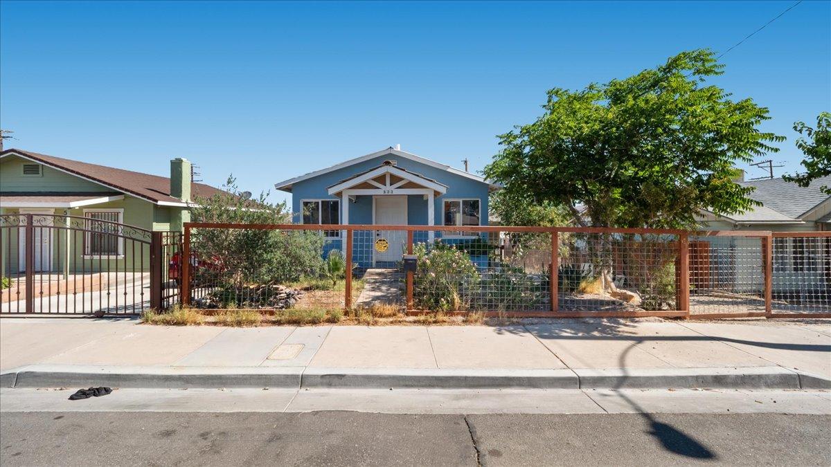 533 E Fredricks St , Barstow, Kalifornia 92311, USA
