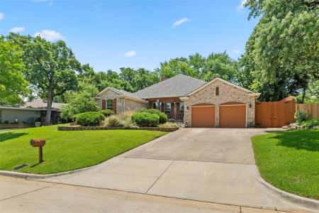 628 Merrill Drive, Bedford, テキサス 76022, アメリカ合衆国