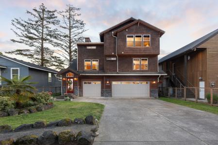 6925 Parker Street, Pacific City, Oregon 97135, USA