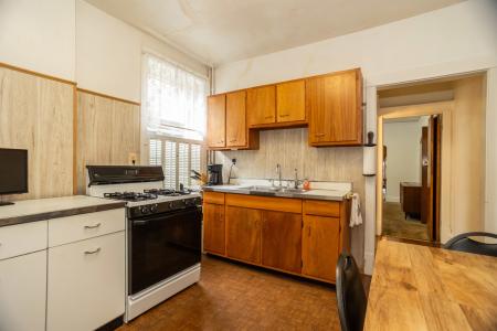 5028 N Sawyer Avenue, Chicago, Illinois 60625, USA