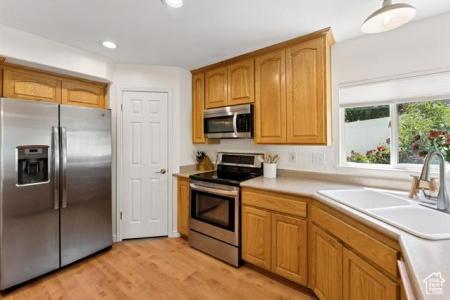 2401 N 1400 E, Layton, Utah 84040, États-Unis