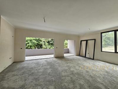 Rruga e Elbasanit, Tirana, Albania