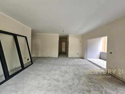 Rruga e Elbasanit, Tirana, Albania