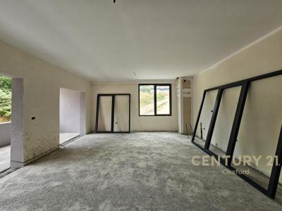 Rruga e Elbasanit, Tirana, Albania