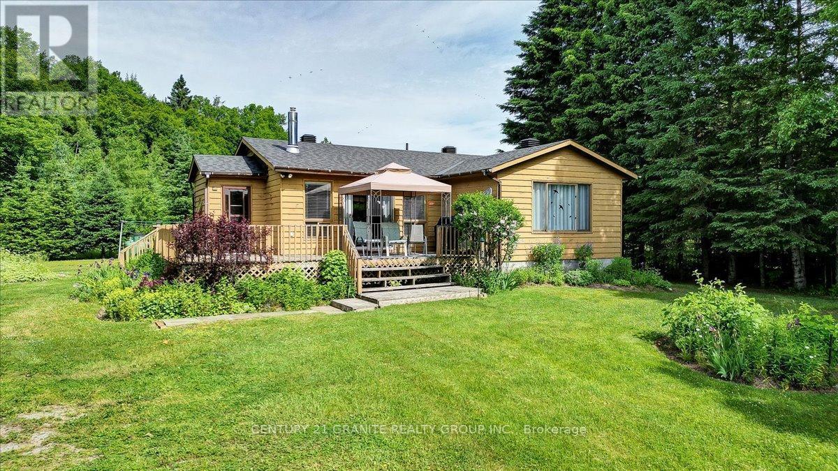 3338 SOUTH BAPTISTE LAKE ROAD, Highlands East, Ontario K0L 2A0, Kanada
