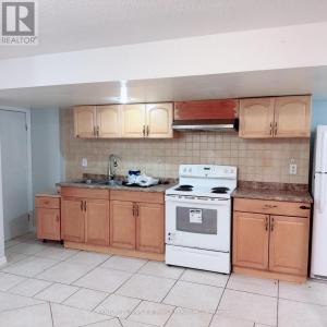 390 MARBLE PLACE, Newmarket (woodland Hill), Ontario L3X 2P1, Canada