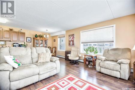 304 2781 WOODBRIDGE DRIVE, Prince Albert, Saskatchewan S6V 3Z9, Canada