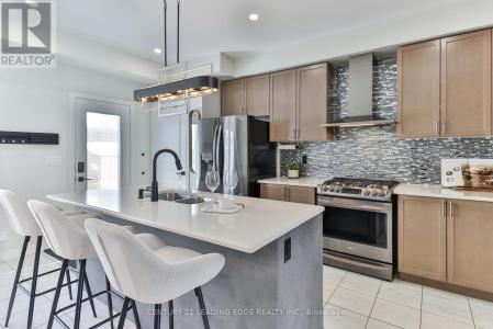 2016 DONALD COUSENS PARKWAY, Markham (cornell), Ontario L6B 1J5, Canadá