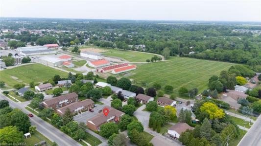 32 MONTCLAIR CRESCENT, Simcoe, Ontario N3Y 4R9, Canada