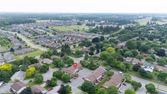 32 MONTCLAIR CRESCENT, Simcoe, Ontario N3Y 4R9, Canada