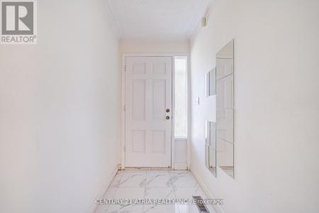 113 OAK AVENUE, Richmond Hill (south Richvale), Ontario L4C 6R6, Canada
