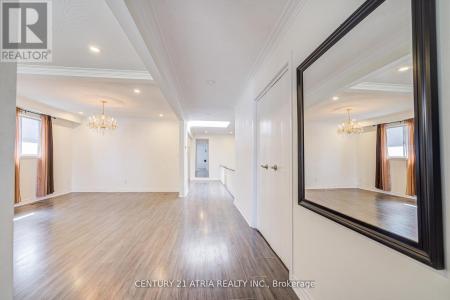 113 OAK AVENUE, Richmond Hill (south Richvale), Ontario L4C 6R6, Canada