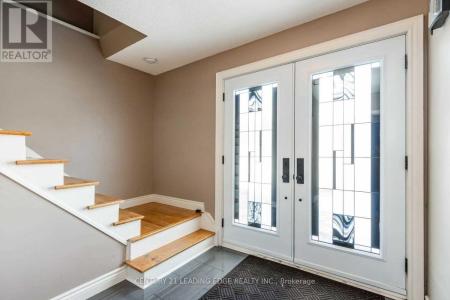 1323 POPRAD AVENUE, Pickering (bay Ridges), 安大略省 L1W 1K9, 加拿大